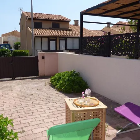 Pavillon T3, 2 Terrasses, Tatil Evi